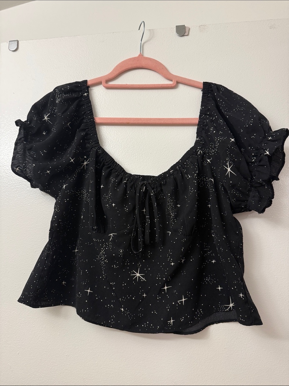 Le Lis Black Starry Puff Sleeve Crop Top